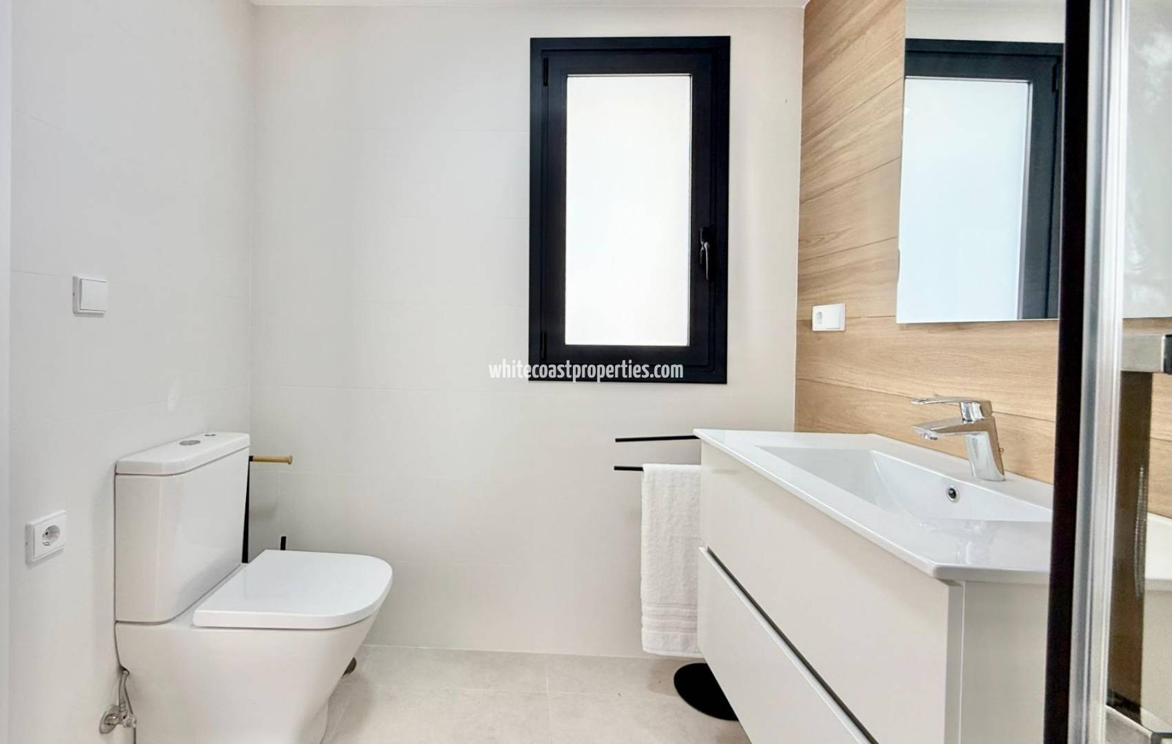 Nueva construcción  - Casa de pueblo - Cox - San Fernando