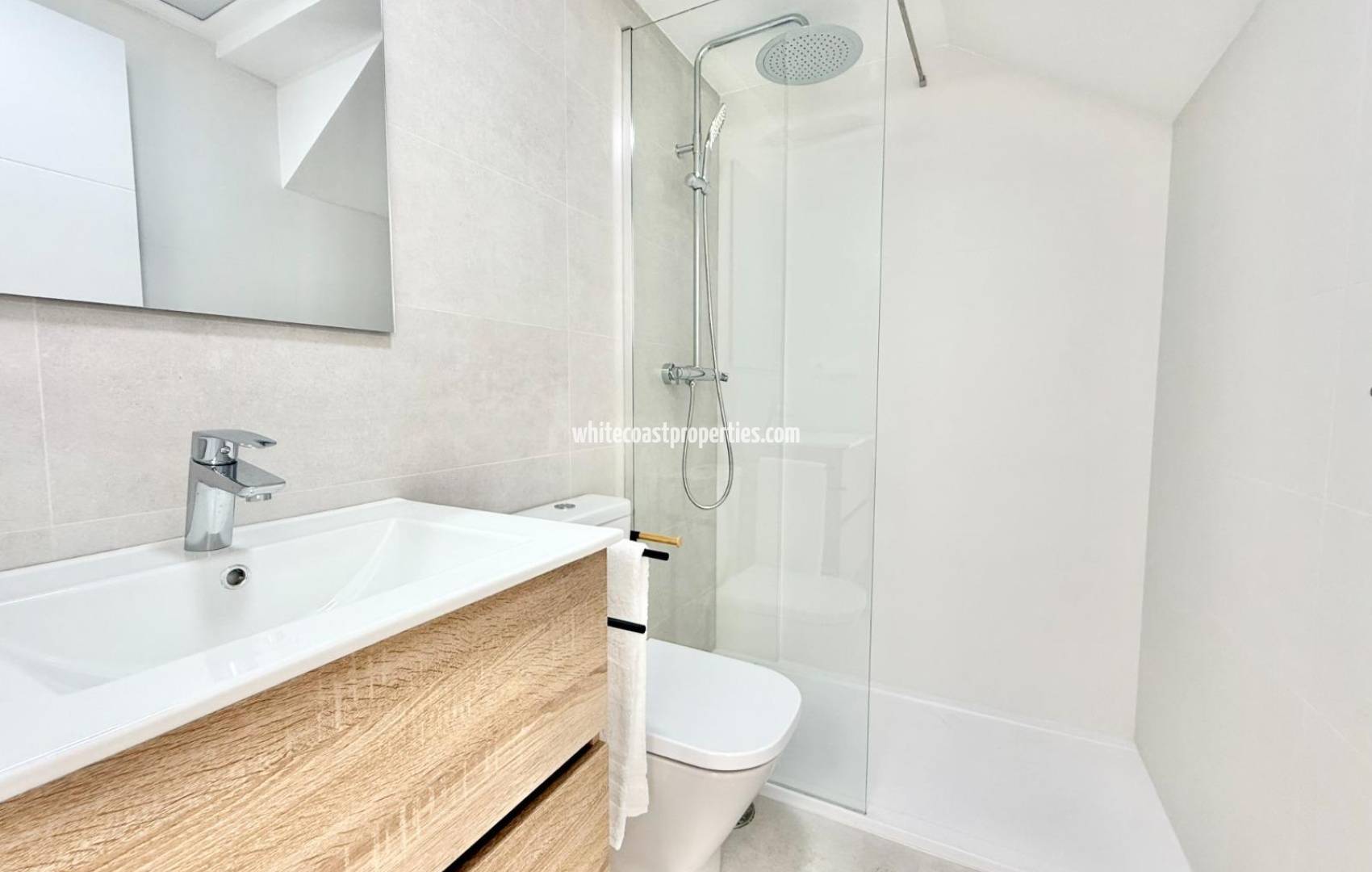 Nueva construcción  - Casa de pueblo - Cox - San Fernando